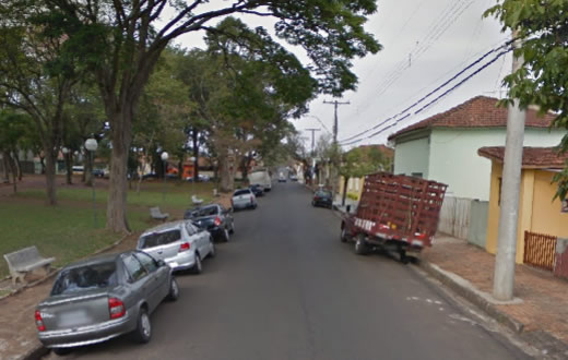 Trio é flagrado tentando furtar loja no centro