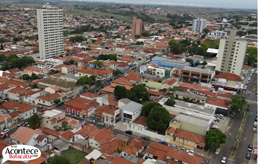 Carnês de ISS 2015 são distribuídos em Botucatu