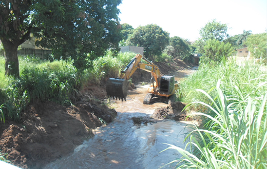 Ribeirão Lavapés passa por obras emergenciais