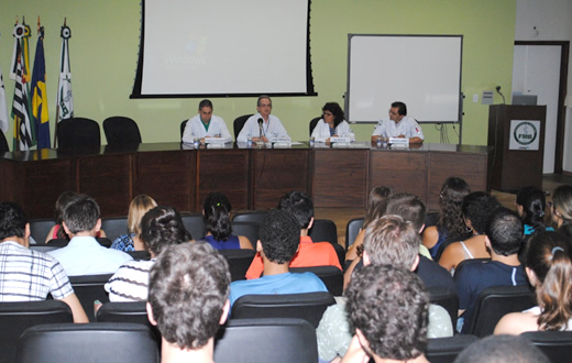 Alunos do 5º ano da Medicina iniciam atividades