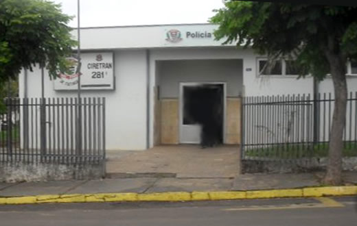 Dupla rouba armas na região rural de Itatinga