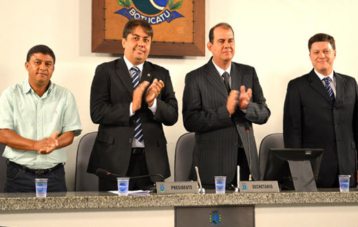 Mesa diretora da Câmara é oficialmente empossada