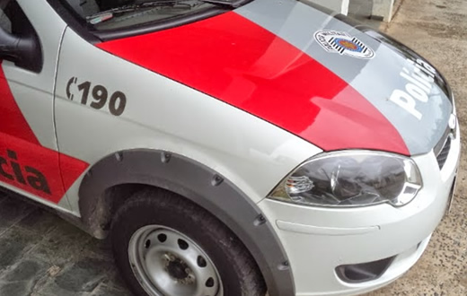 Homem é detido por obstruir o trabalho policial