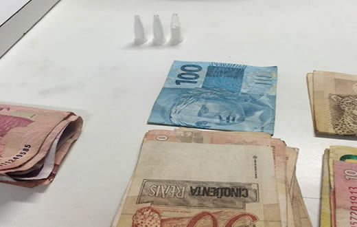 Dupla presa pela PM por tráfico no Parque 24 de Maio