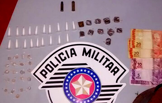 Três tipos de drogas e arma são apreendidos em Vitoriana