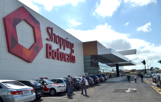 Polícia Militar prende mulheres por furto no shopping