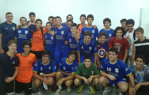 Handebol masculino perde na estréia do Polo Cuesta