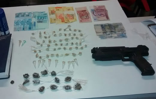 PM prende quatro pessoas por tráfico de drogas