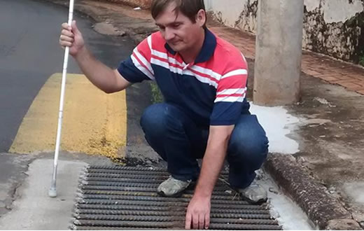 Obras reforma bueiro após solicitação de parlamentar