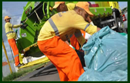 Greve paraliza serviço de limpeza pública em Botucatu