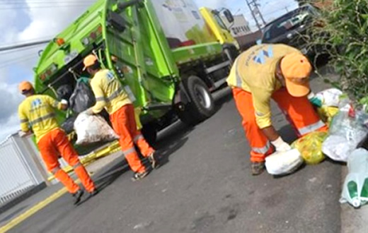 Trabalhadores da coleta de lixo encerram a greve