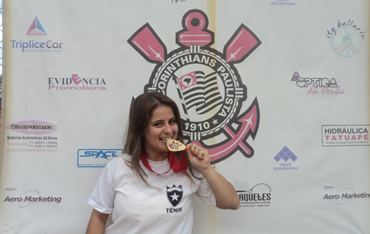 Tenista botucatuense vence torneio aberto do Corinthians