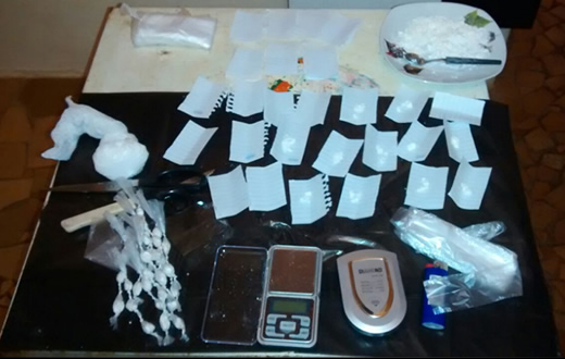 Casal é preso por tráfico de drogas na Cohab IV