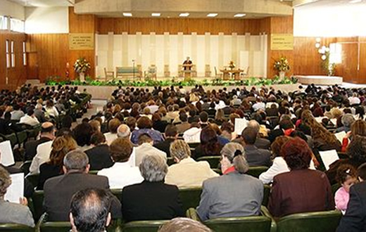 Tradução do Novo Mundo da Bíblia é reeditada