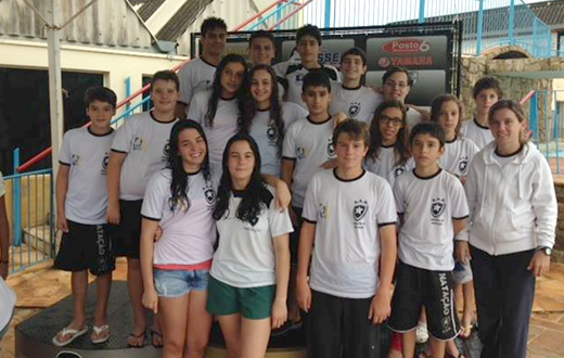 Natação da AAB inicia a temporada com medalhas