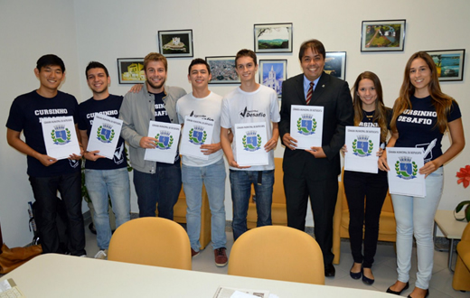 Universitários do Cursinho Desafio são homenageados