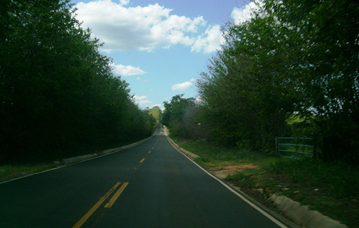 Alargamento de trecho de rodovia tema de requerimento