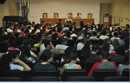 Universitários emitem nota de retratação ?  comunidade