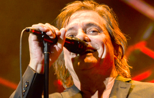 Fábio Júnior faz show memorável em Botucatu