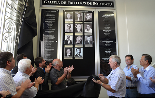 Prefeitura realiza a inauguração da galeria de prefeitos