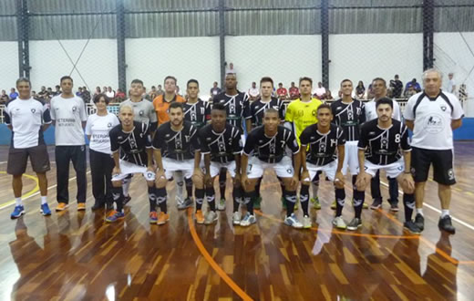 Futsal da AAB perde, mas mantém confiança