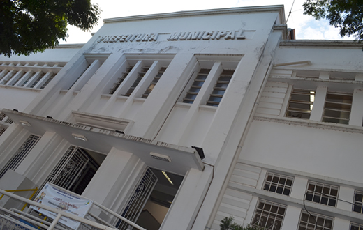 Prefeitura extinguirá dezenas de cargos comissionados