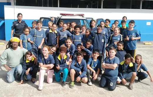 Alunos do Patrulha da Paz visitam a sede da GCM