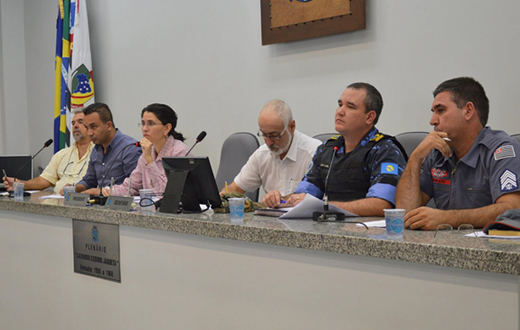 Encontro debate criação de ações contra incêndios
