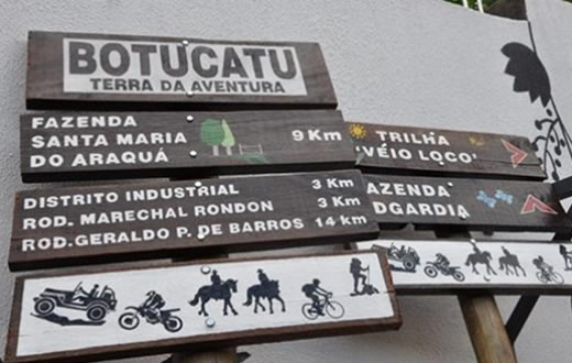 Turismo investe em sinalização de estradas rurais