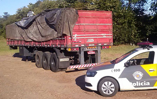 Polícia Militar Rodoviária localiza carreta roubada