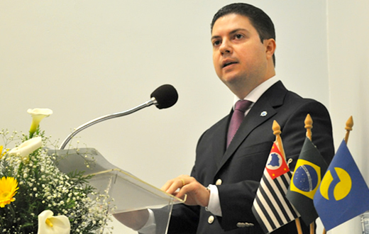 Lei obriga registro de crianças em hotéis e similares