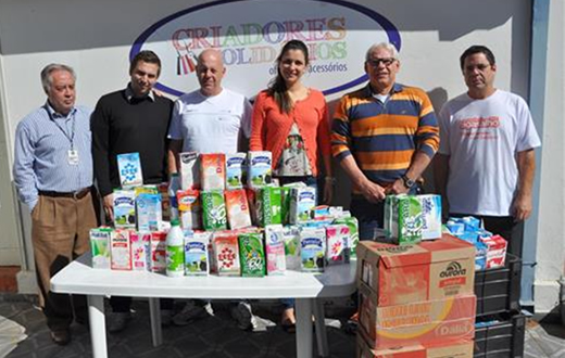 FSS recebe 400 peças de roupas e 500 litros de leite