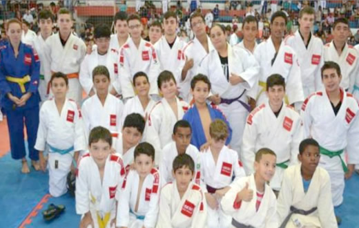 Judô de Botucatu conquista 15 medalhas de Penápolis