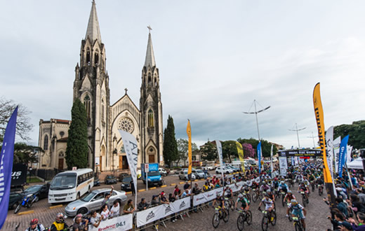Praça da Catedral recebe o 3° Festival Brasil Ride