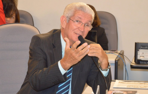 Legislador volta a cobrar Recinto de Eventos na cidade