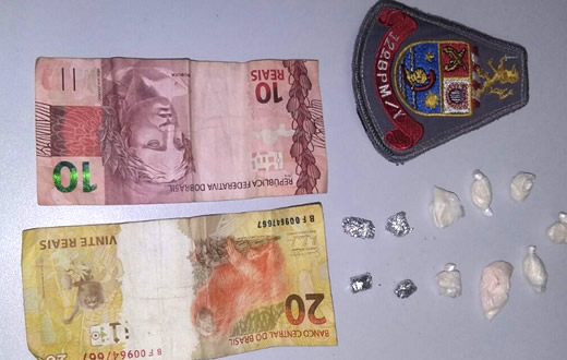 PM de Bofete flagra adolescentes em traficância