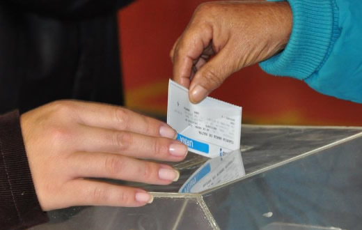 Nova Esperança sorteia casas a famílias com PCD