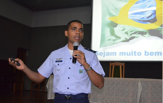 Capitão de Infantaria apresenta a palestra Disciplina