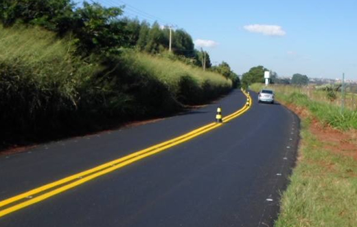 Alcides Soares recebe recape asfáltico e sinalização
