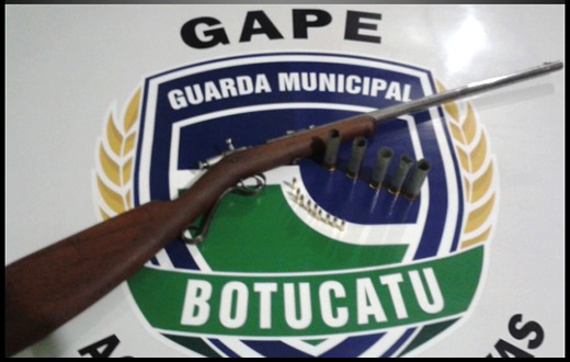 GCM apreende espingarda após denúncia anônima