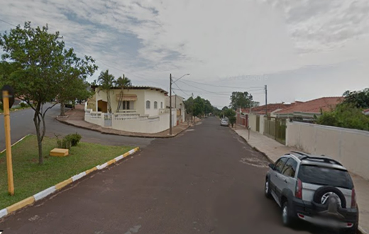 Assaltantes com facas roubam mulher no Jardim Paraíso