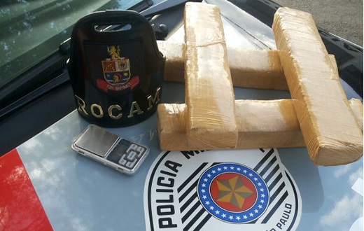 Rocam faz apreensão de quatro quilos de maconha