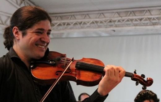 Paulo Paschoal faz show para a  Associação Pelicano