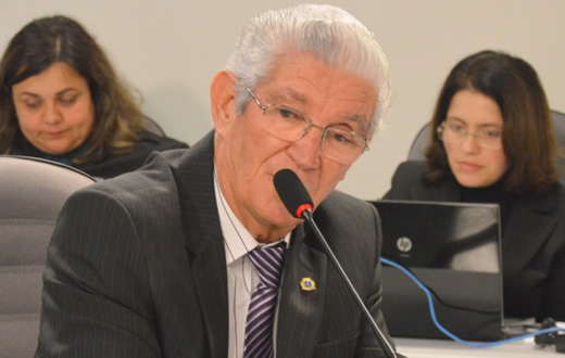 Tratamento dental com prótese gratuita é discutido