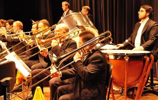 Orquetra Sinfônica se apresenta no Teatro Municipal