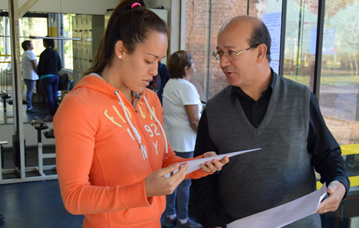 Nadadora master recebe homenagem da Câmara