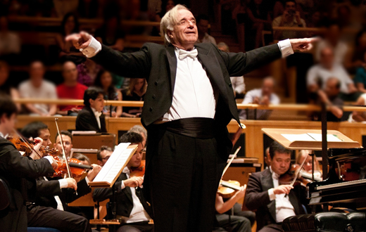 Sesi Botucatu recebe o maestro João Carlos Martins