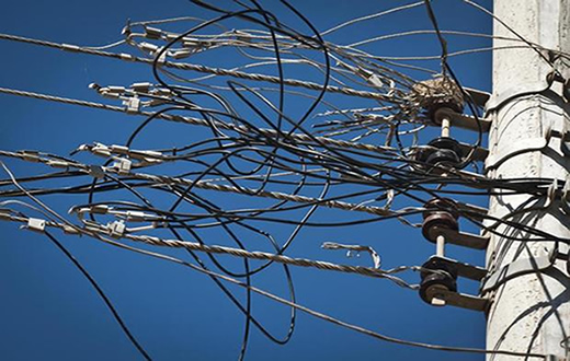 Funcionário da CPFL sugere gato na rede elétrica