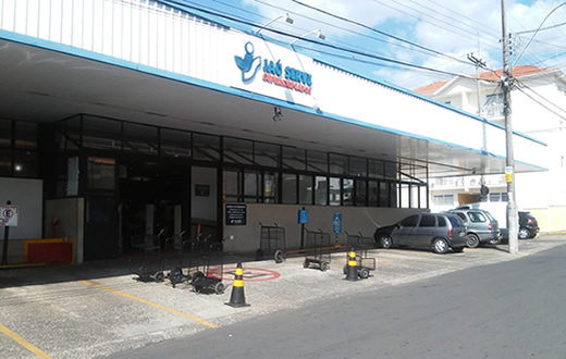 PM prende dois rapazes que furtaram supermercado