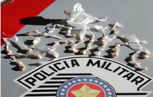 PM apreende 45 pedras de crack em cueca de averiguado